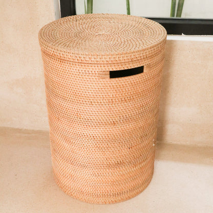 Rattan laundry basket with lid SARI M – 35 cm × 50 cm