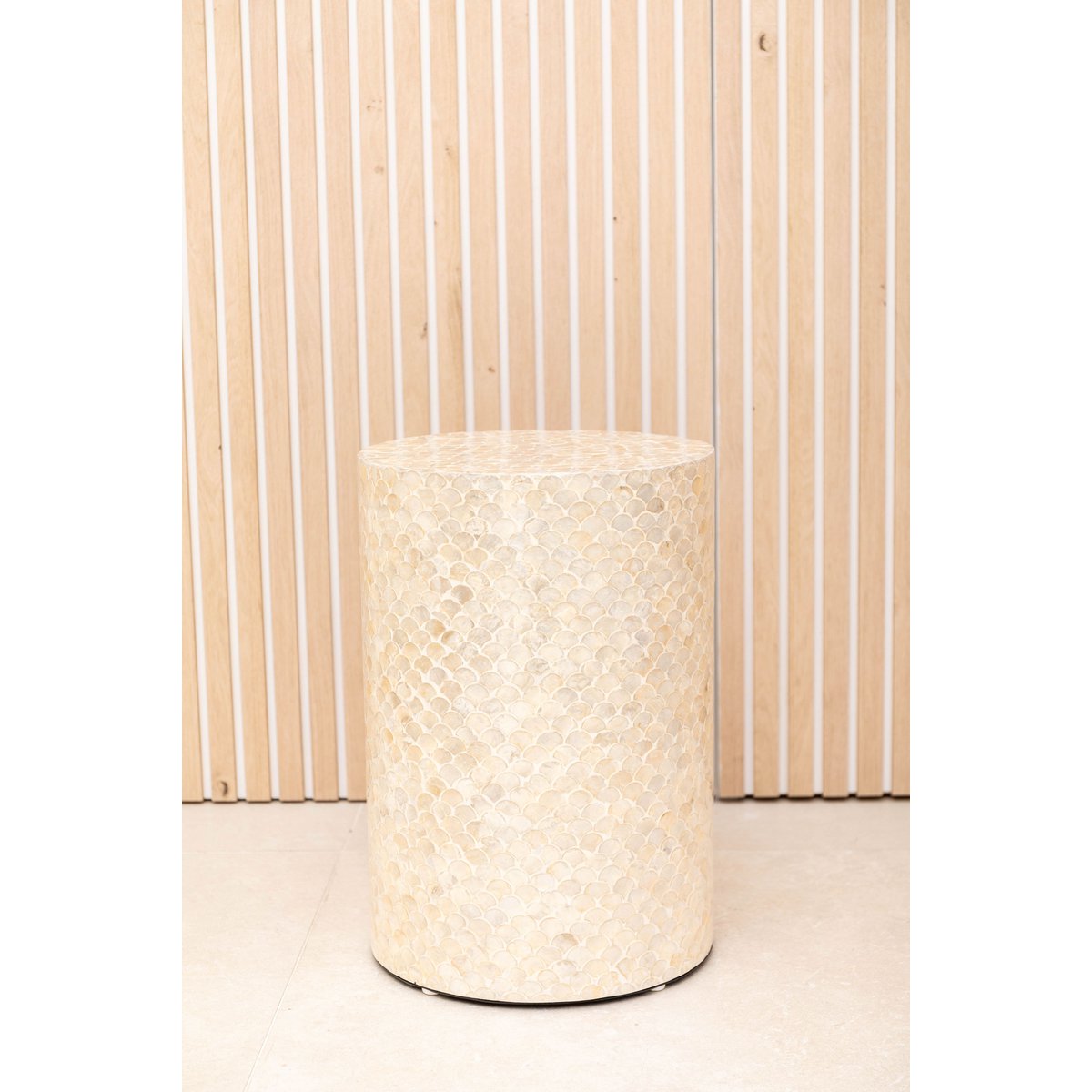 Pearl white pouf 33×33×48 cm