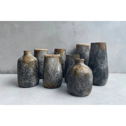 Konisk terrakotta-vase 22 cm – antikgrå