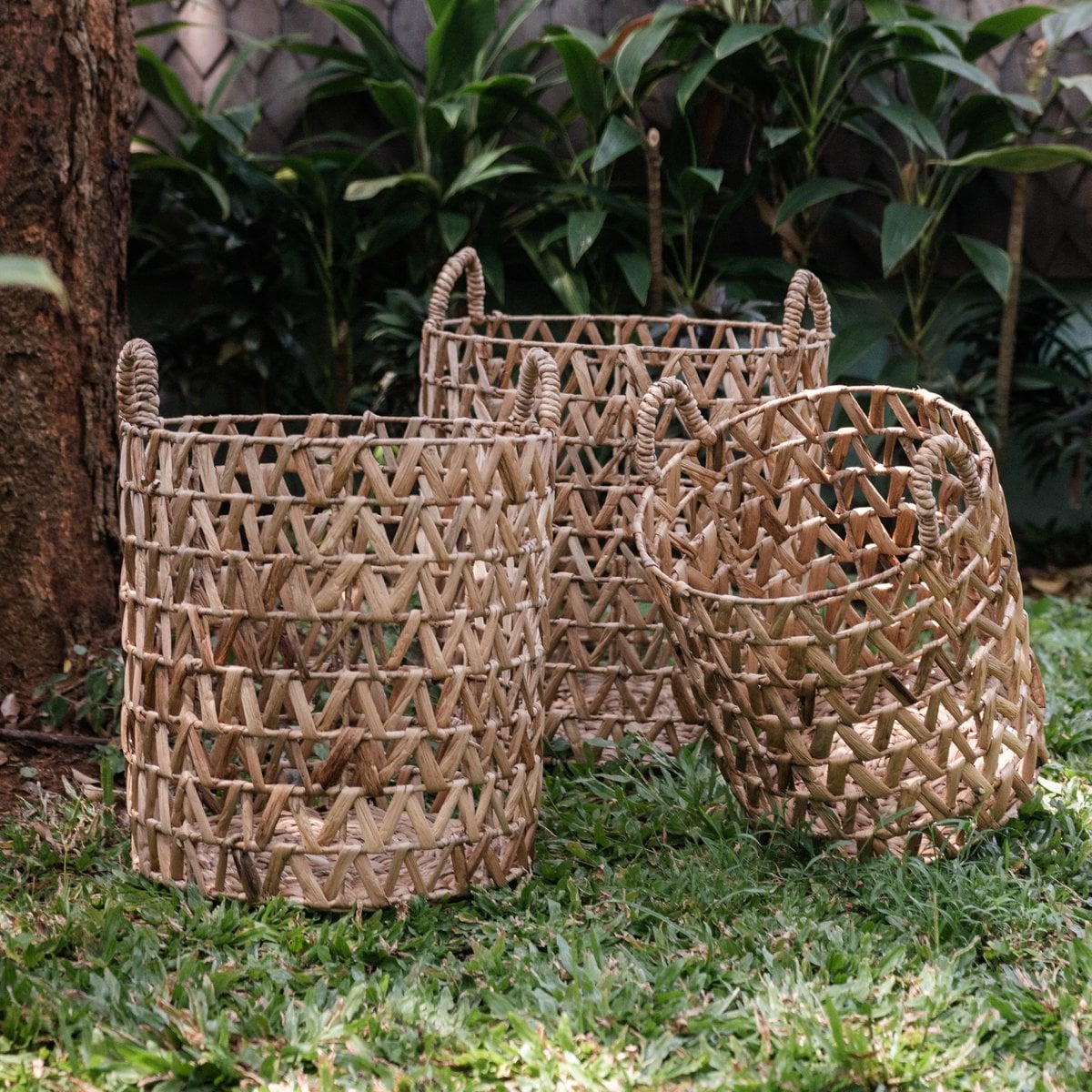Jute- og metalkurv NAILAKA M – ø35 × 35 cm, Indonesien