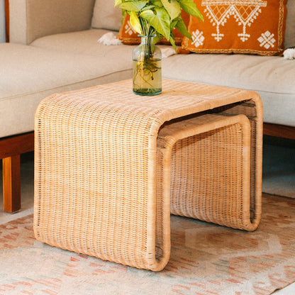 Rattan og metal sidebord 55×45×45 cm – Bayu