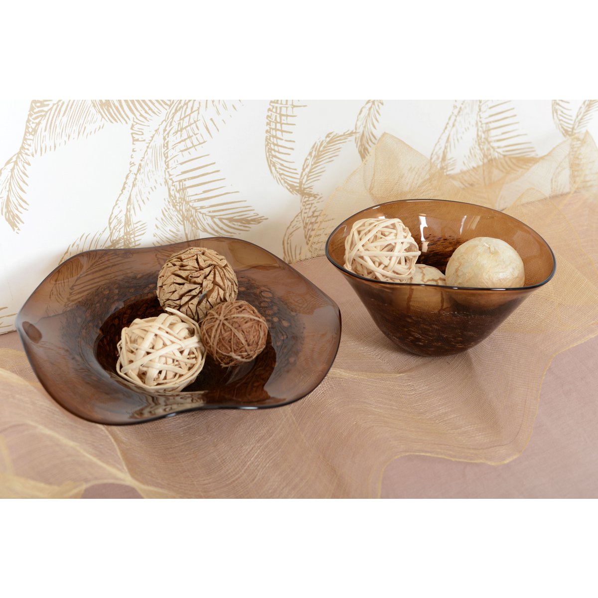 Large brown glass bowl, 40 × 40 cm - Shallow