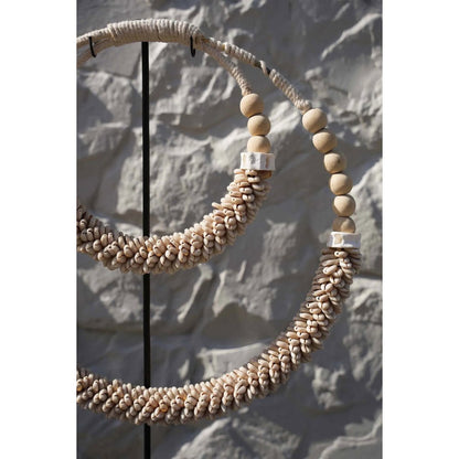 Muschelkette auf Ständer - naturfarben