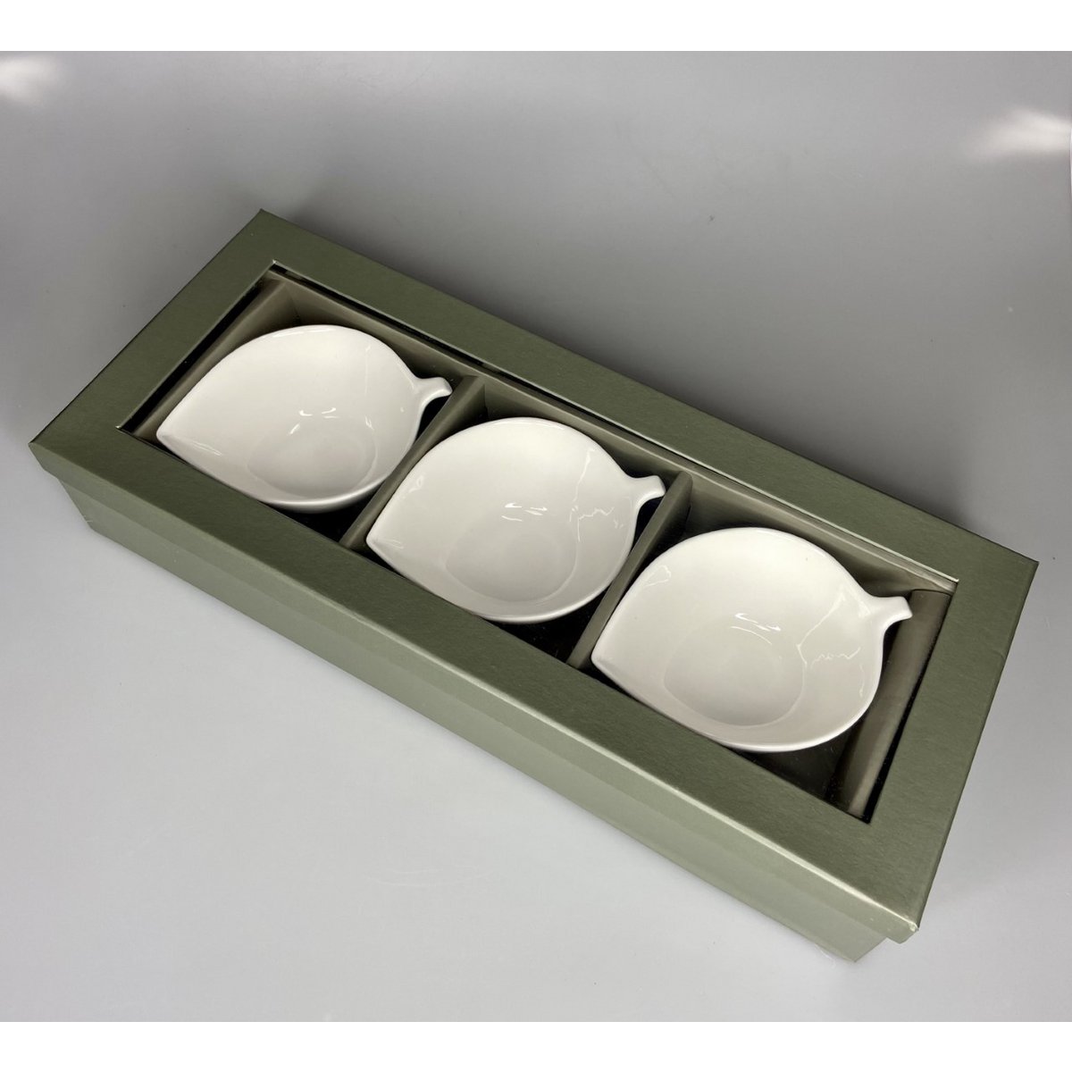 Hvide keramiske aperitifkopper 14×10,5 cm – bladformet sæt med 3