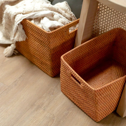Håndvævet reolkurv i rattan Warsa M – 38 × 23 × 28 cm