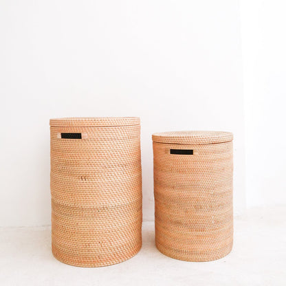 Rattan laundry basket with lid SARI M – 35 cm × 50 cm