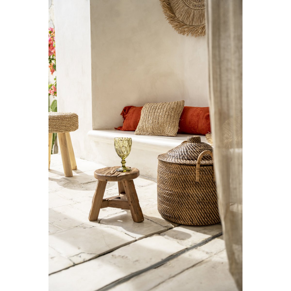 Holzhocker Natur 27 × 27 × 24 cm – klein, hergestellt in Indonesien