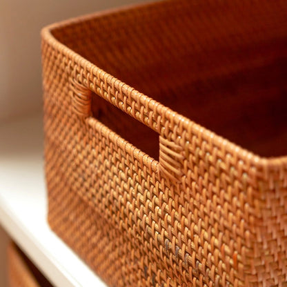 Håndvævet reolkurv i rattan Warsa M – 38 × 23 × 28 cm
