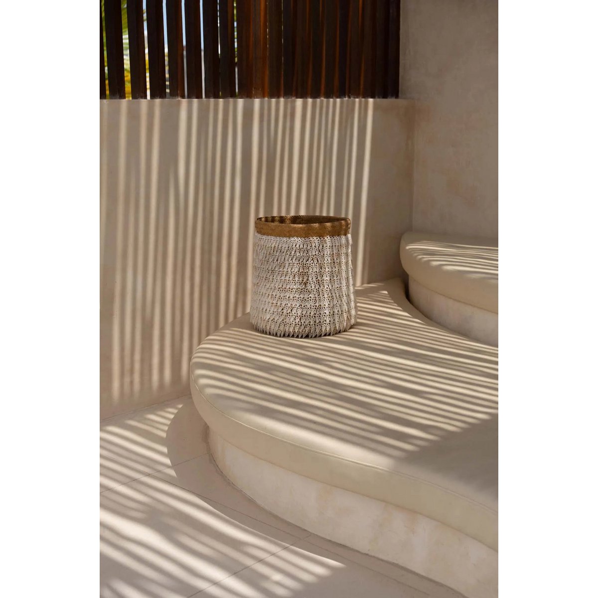 Pandan shell basket 34 × 40 cm - cylinder