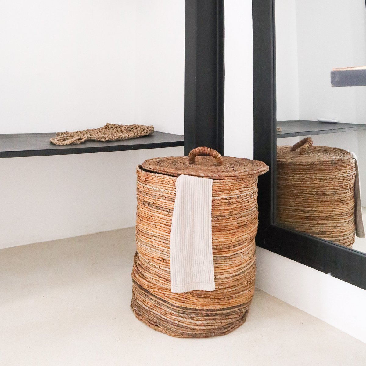 Banana fibre laundry basket OMBAK with lid - brown