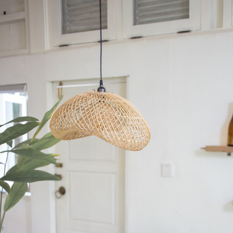 Rattan ovaler Lampenschirm 40×35 cm – PADMA, handgefertigt
