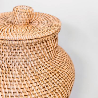 Tall woven rattan floor vase KIDUNG Ø 30 cm – brown