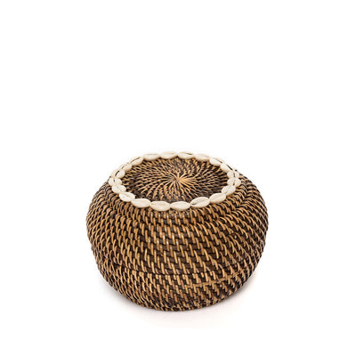 Rattan basket with cowrie shells - S, 23 cm