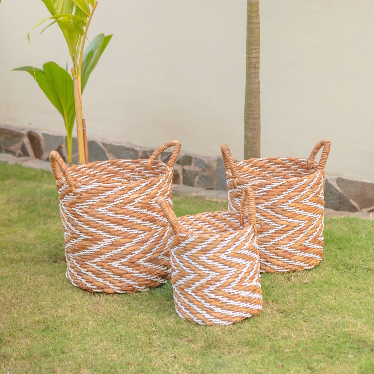 Round woven basket YALIMO L – Ø40×44 cm, striped pattern