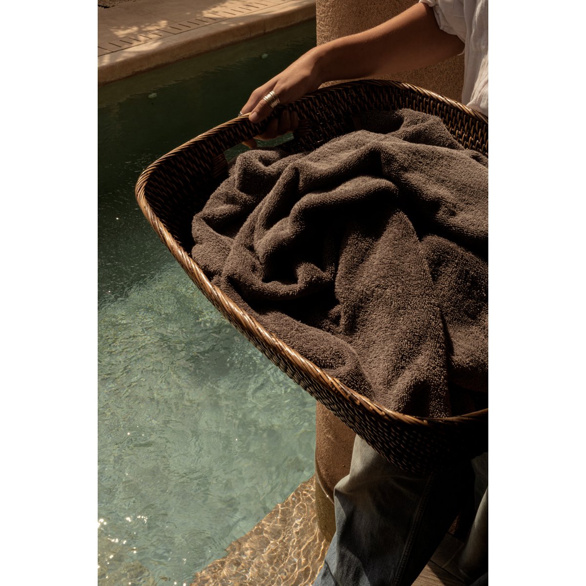Rattan laundry basket, large – handwoven