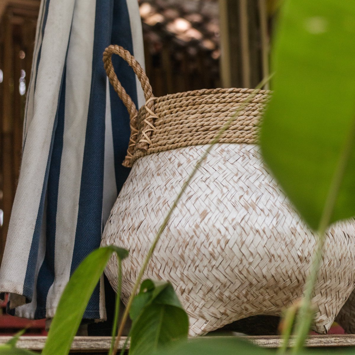 Korb BENOA S aus Bambus, Seegras und Jute – Weiß und Beige