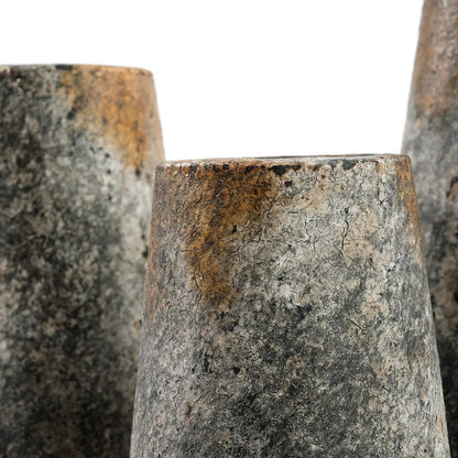 Konisk terrakotta-vase 22 cm – antikgrå