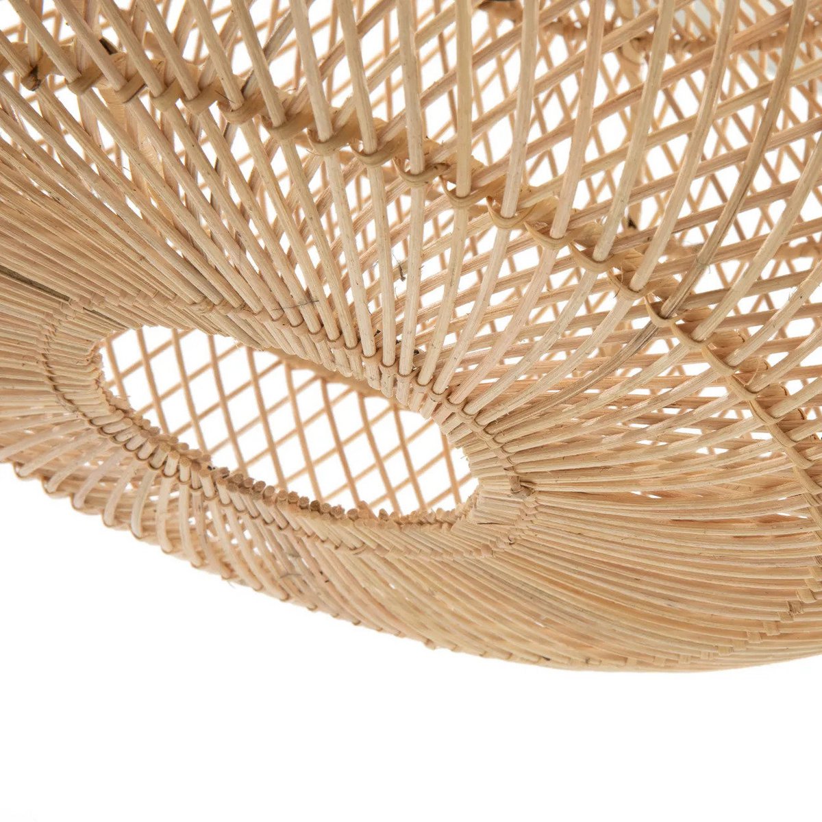 Rattan-Pendelleuchte 50×28 cm – breite Scheibenform, handgefertigt