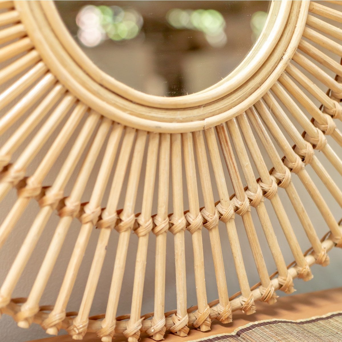 Rundt vægspejl i rattan 58 cm BUMI – håndlavet