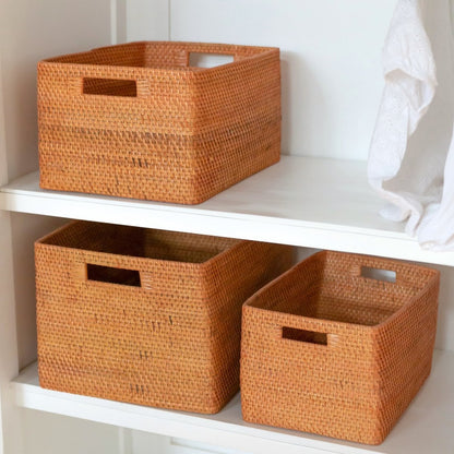 Håndvævet reolkurv i rattan Warsa M – 38 × 23 × 28 cm
