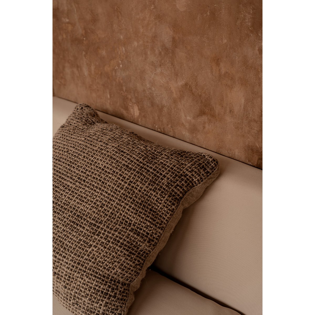 Leinenkissenbezug 50×50 cm – Naturschwarz-Korntextur