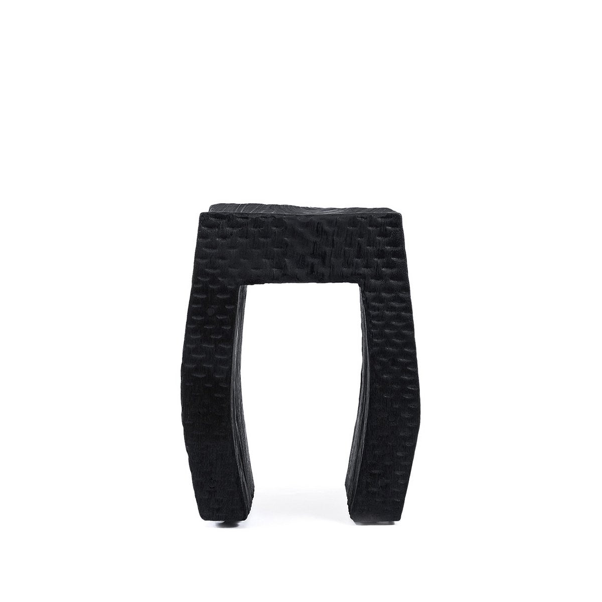 Træskammel 38×47 cm – sort finish, fremstillet i Indonesien