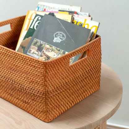 Håndvævet reolkurv i rattan Warsa M – 38 × 23 × 28 cm