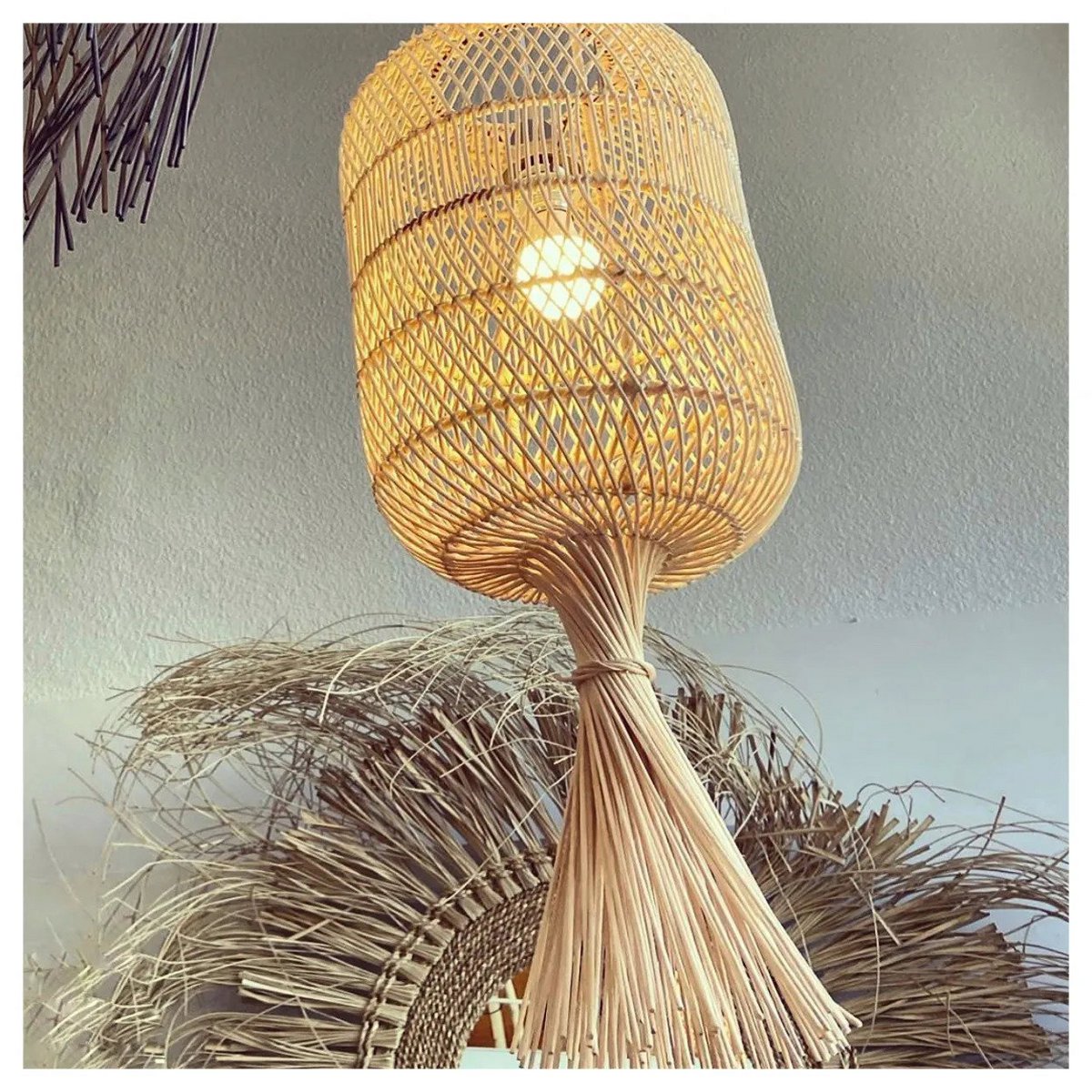 Rattan-Lampenschirm 65 cm – geschwungenes offenes Geflecht, natur