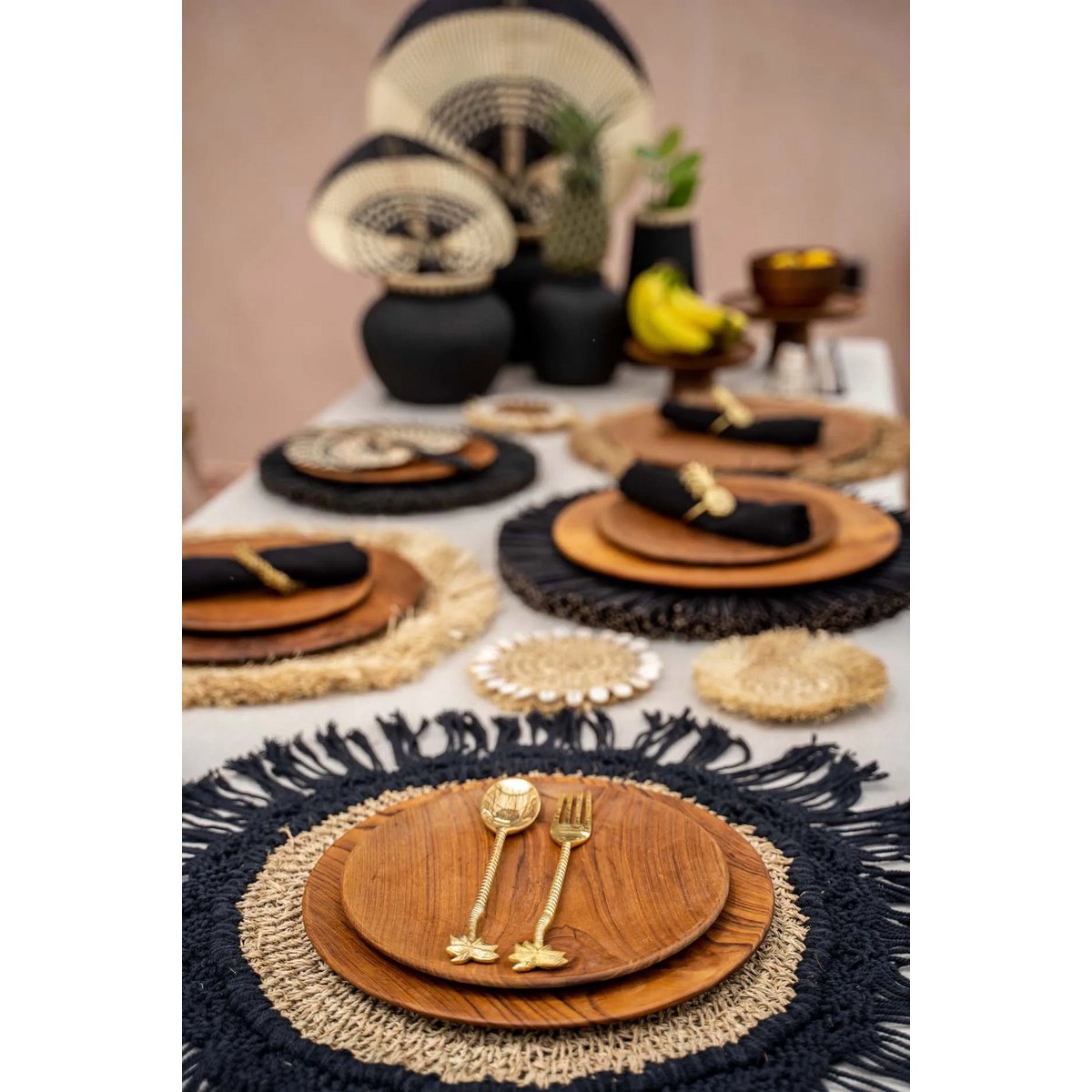 Teak round plate, 30 cm - natural grain