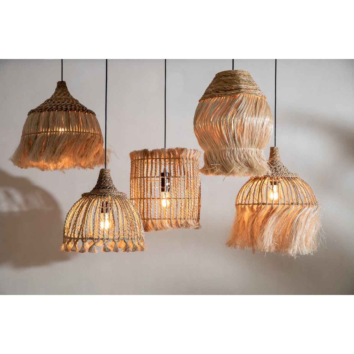 Naturfarbener Grashalm-Pendelschirm 31 cm – Abaca S