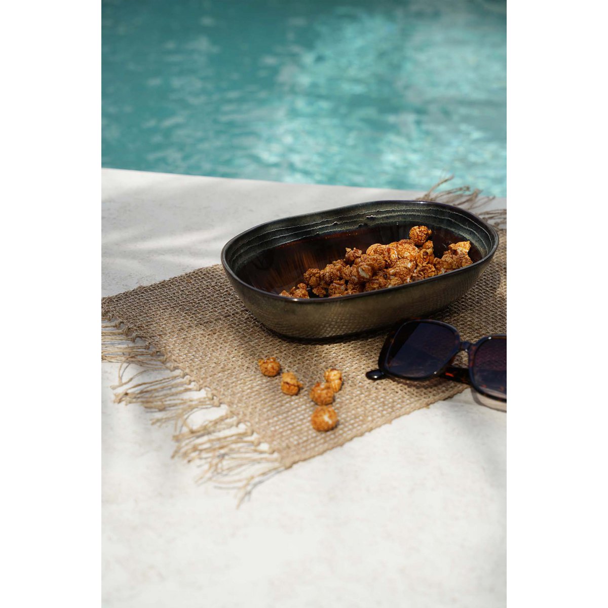 Stoneware oval bowl, amber-gold gradient – L