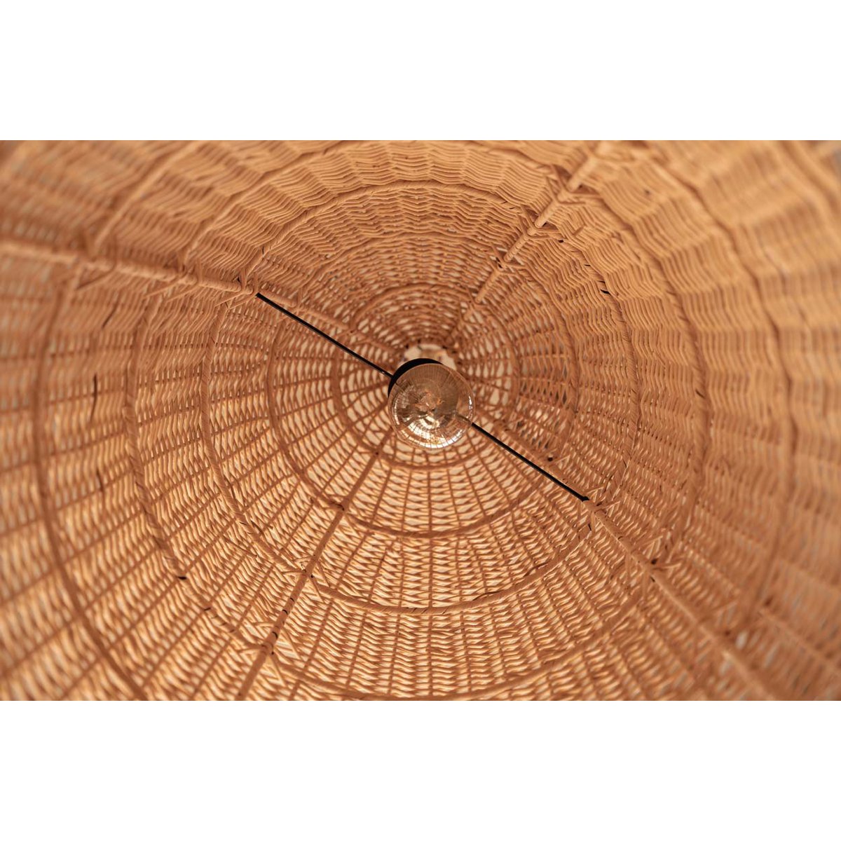 Rattan-Hängeleuchte 90 cm hoch – schlanke, natürliche Form