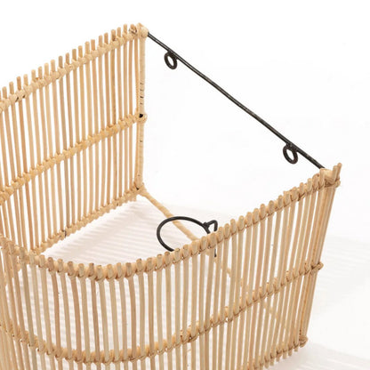 Væglampe af rattan 20×25 cm - halvcylinder, håndlavet