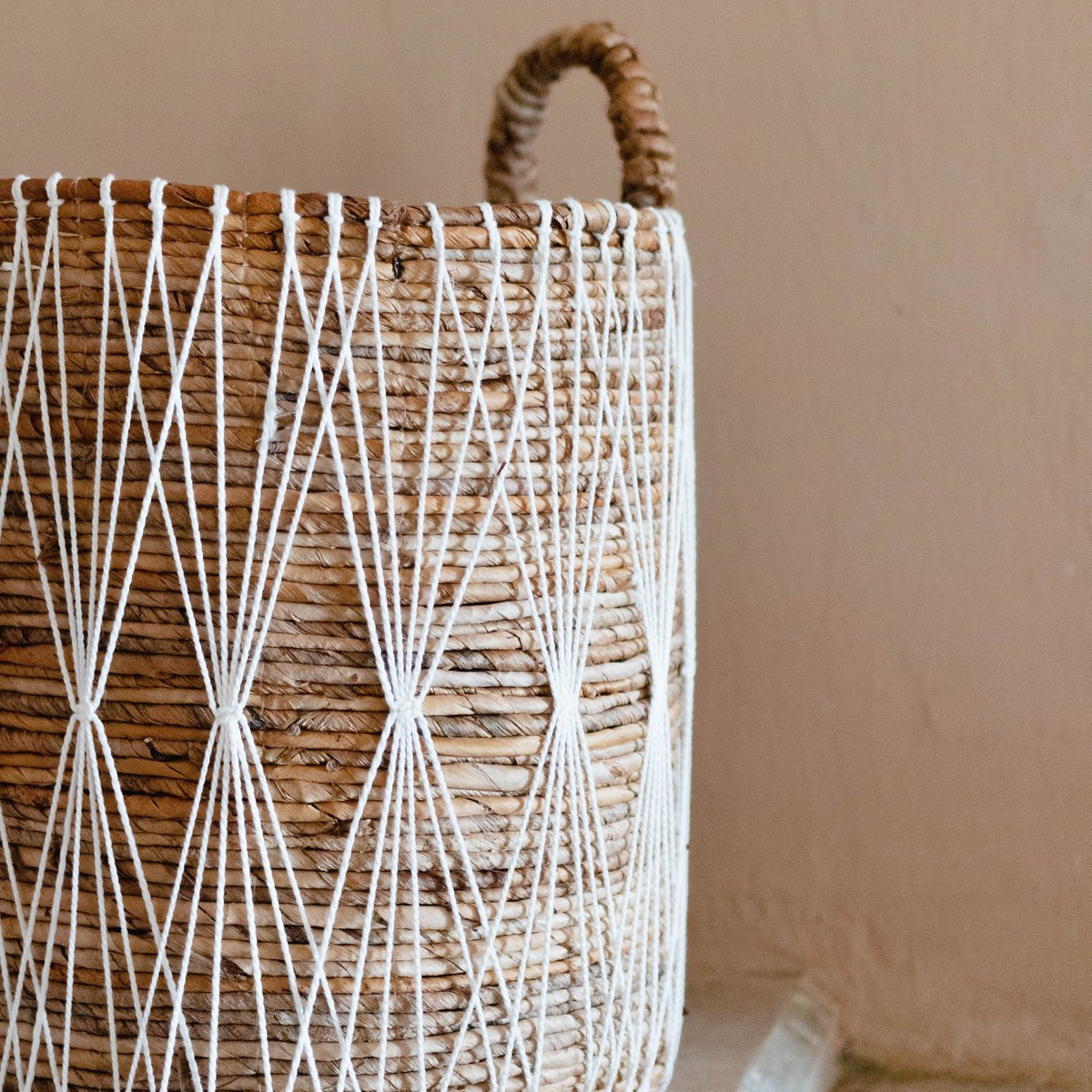 Opbevaringskurv i jute og bomuld L, 40 × 44 cm - håndvævet i Indonesien