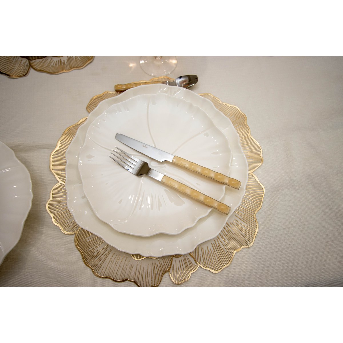 Stainless steel cutlery set, 24 pieces, beige handle