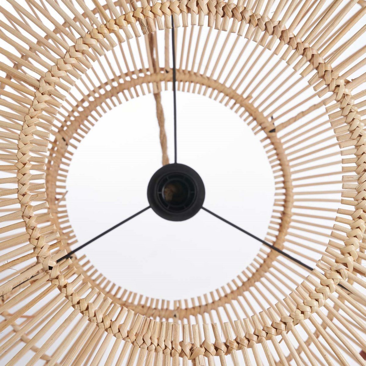 Rattan-Pendelleuchte Arun – 55 cm breit, 30 cm hoch
