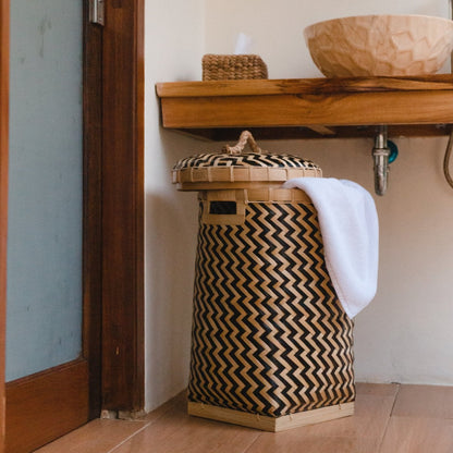 Bamboo laundry basket NABIRE – with lid
