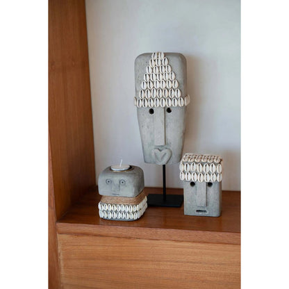 Grauer Sumba-Stein #32 auf Ständer – 32 cm