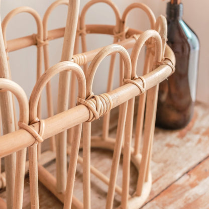 Aviskurv i rattan KUNO - naturlig beige