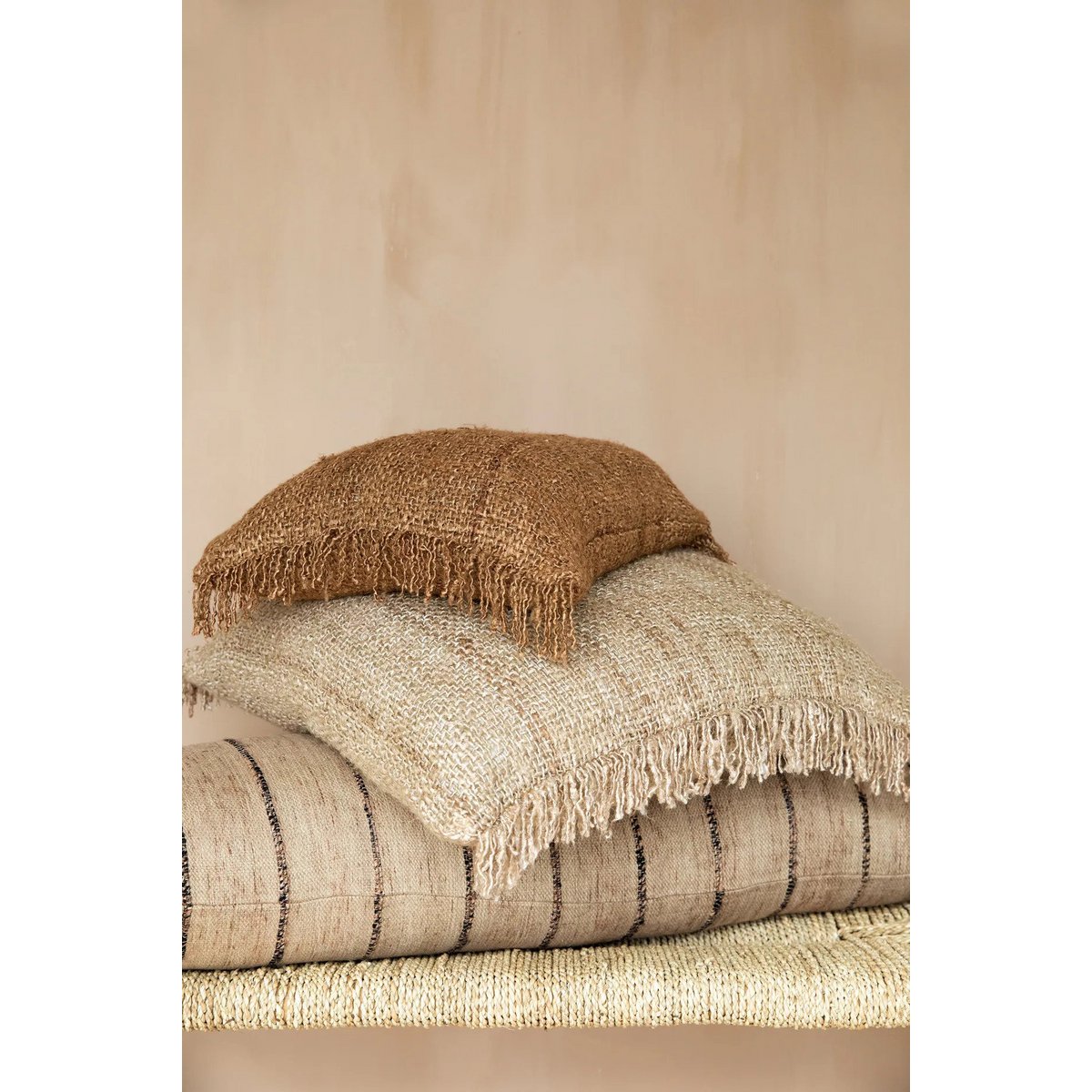 Håndfarvet bomuldspudebetræk 60×60 cm – ensfarvet beige