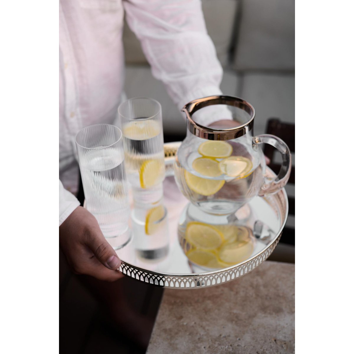 Mundblæst glaskande Olivia, 1,5L – platin kant