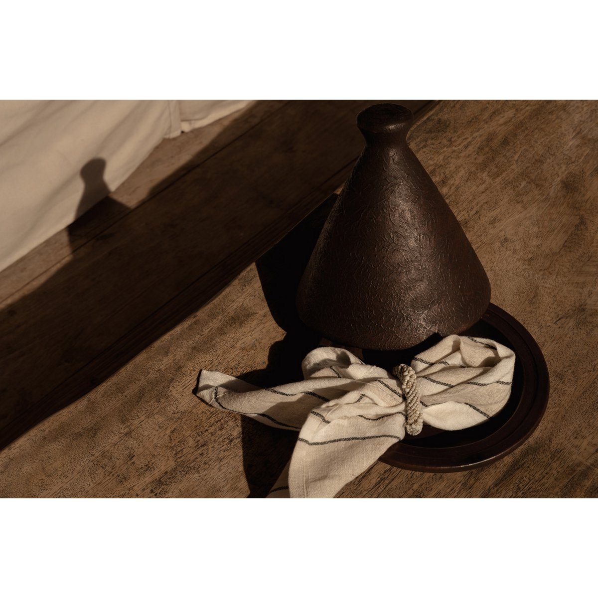 Terracotta kegletajine 21 cm - håndlavet i Indonesien