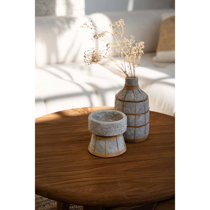 Terracottavase med fletdetalje - L