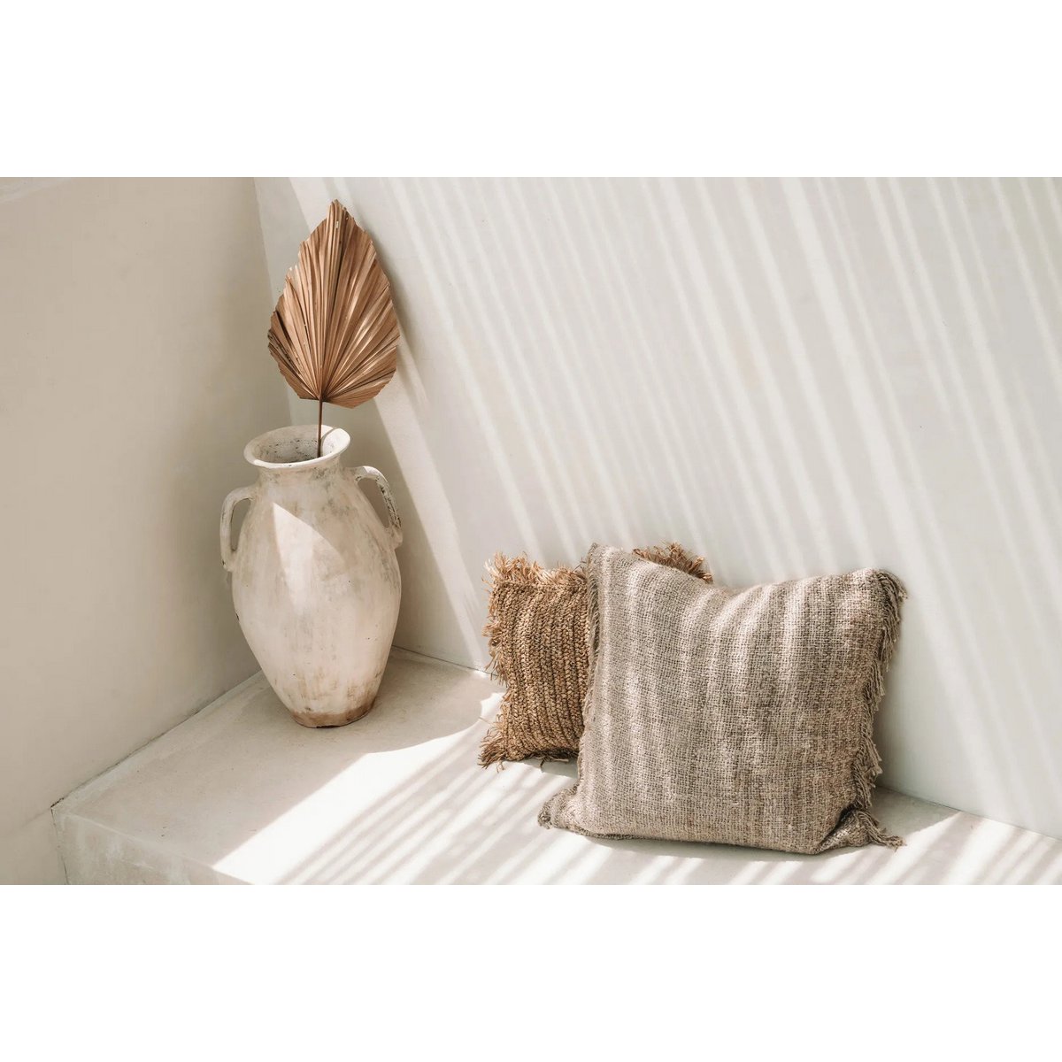 Håndfarvet bomuldspudebetræk 60×60 cm – ensfarvet beige