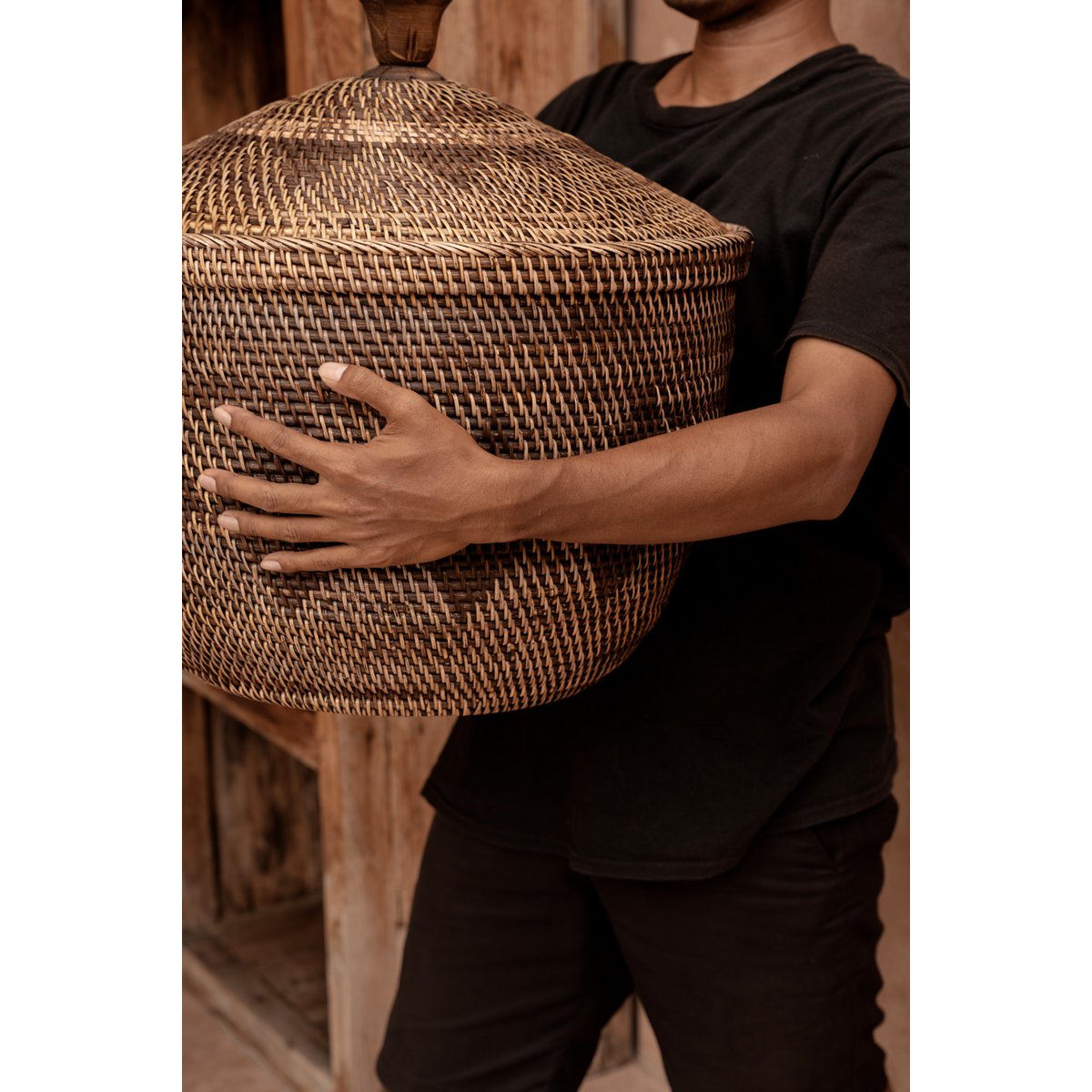 Opbevaringskurv i rattan, rund - naturlig brun, stor
