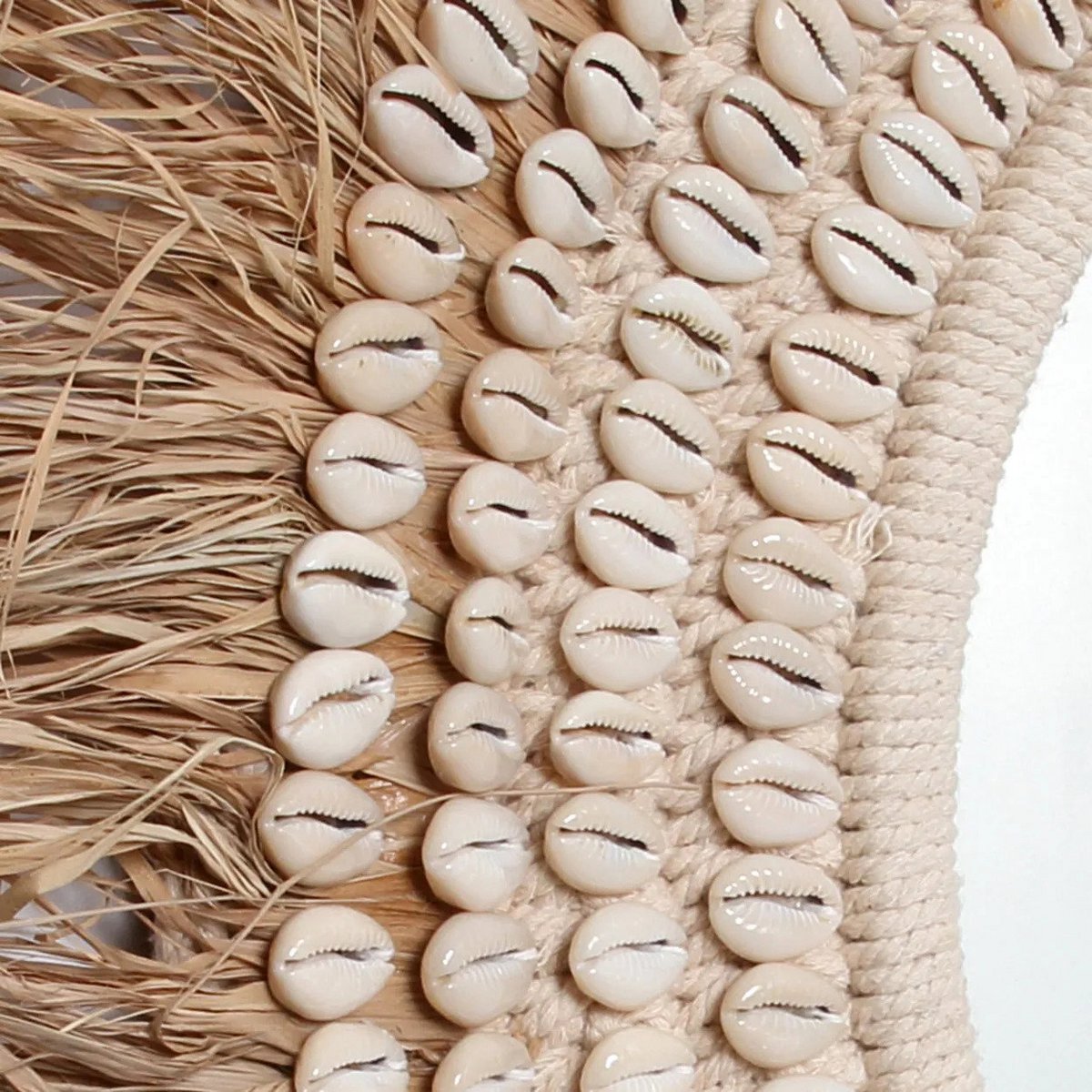 Raffia cowrie wall mirror, 75 cm – beige and brown