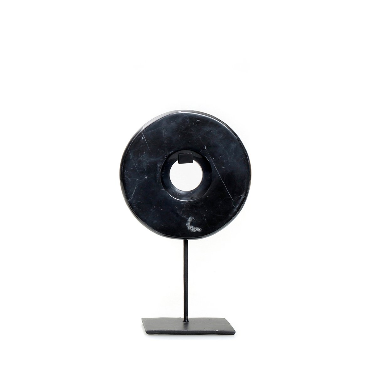 Black marble disc on stand – 25 cm