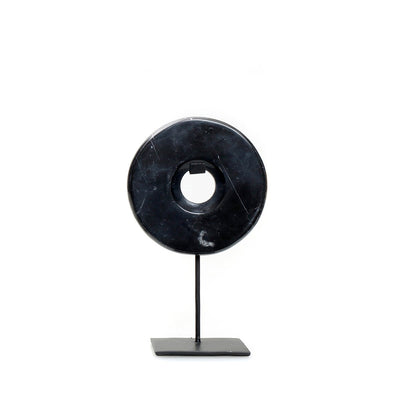 Black marble disc on stand – 25 cm