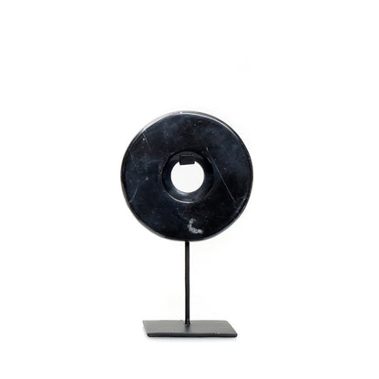 Black marble disc on stand – 25 cm