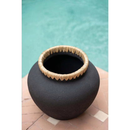 Terracotta vase with raffia, medium - 23 cm
